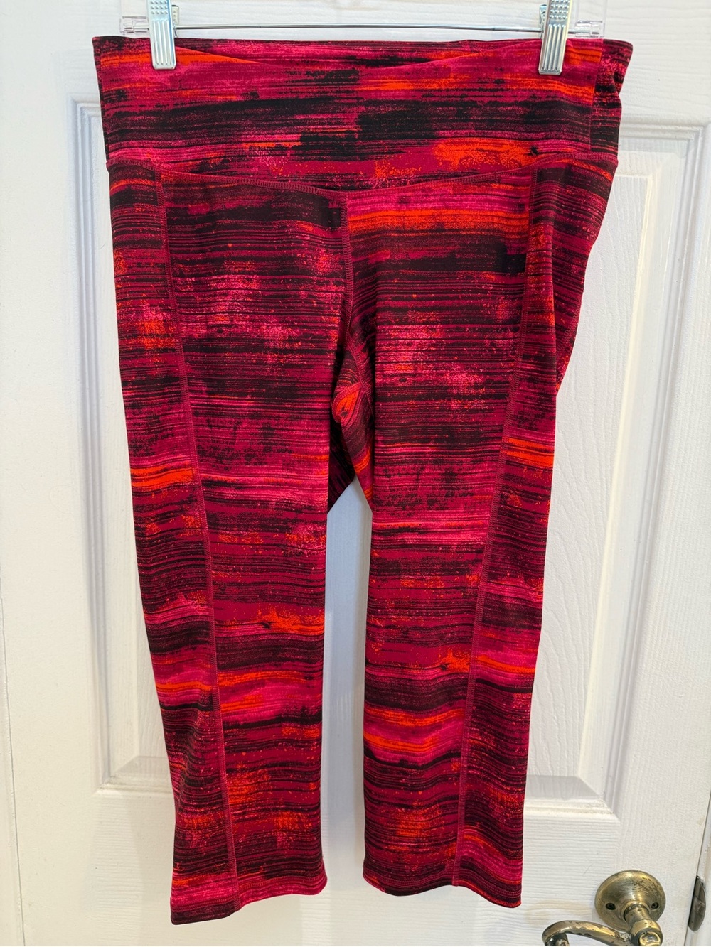 Old Navy Size Large Pink & Red Mid Rise Capri Leggings